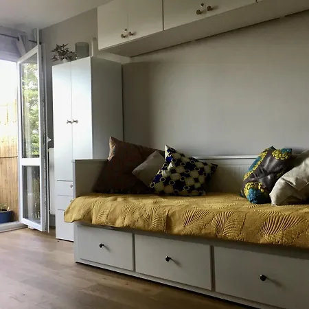 شقة Bright Studio With Furnished Balcony *